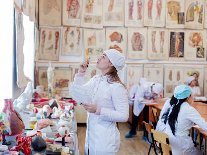 Анатомия – фундамент врачебного искусства, или с чего начинается медицина. Студенты КемГМУ сдают экзамены по морфологическим дисциплинам