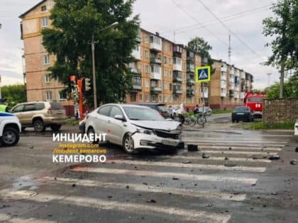 Автоавария с шестью пострадавшими произошла в Кемерове