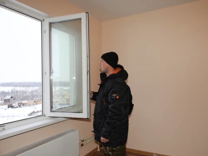Новоселье в Тяжинском: дети-сироты и многодетные семьи получили ключи от новых квартир