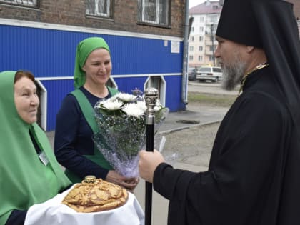 В Великий Четверток епископ Владимир совершил Божественную литургию в храме преподобного Серафима Вырицкого