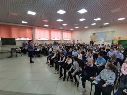 Кемеровским школьникам напомнили правила поведения на дорогах