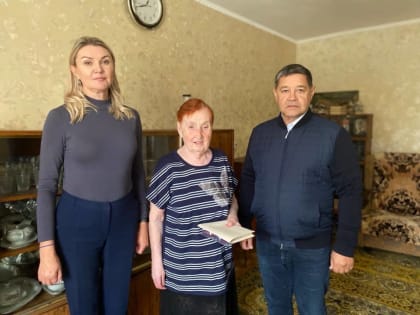 Единороссы поздравили ветеранов и пенсионеров Кузбасса