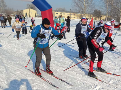 На лыжне все равны, а ты попробуй, победи!