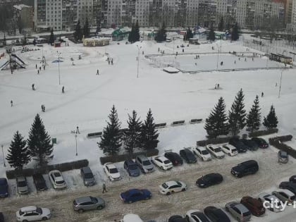 Новокузнечане сетуют на то, что с Площади общественных мероприятий вместе с ёлкой исчезли и бесплатные горки (ФОТО)