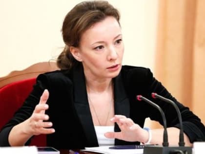 Вице-спикер Госдумы предложила в Кемерове обеспечивать сирот жильем за счет уехавших за границу людей