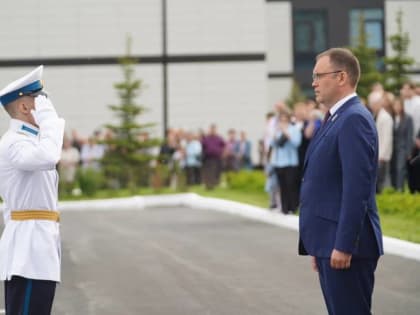 Илья Середюк поздравил воспитанников и педагогов Президентского кадетского училища с юбилеем учреждения и первым выпуском