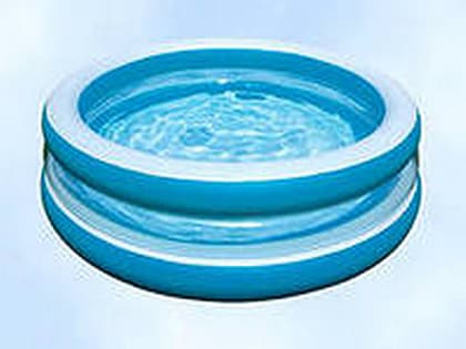 Мальчик утонул в надувном бассейне в Болгарии