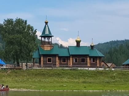 В Усть-Анзасе открыт новый храм Святой Троицы