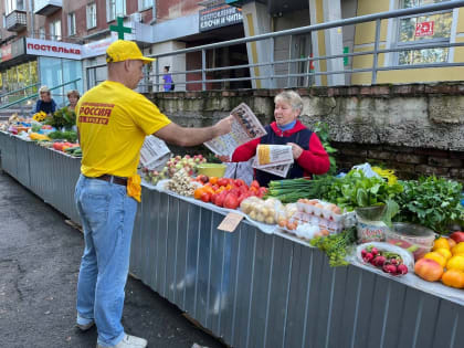 Социалисты Кузбасса продолжают знакомить жителей региона с выпусками партийной газеты «Справедливая Россия за правду