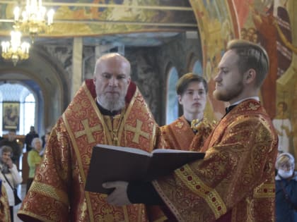 Епископ Новокузнецкий и Таштагольский Владимир совершил Литургию в Спасо-Преображенском кафедральном соборе