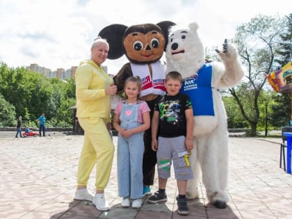 Кемеровские молодогвардейцы устроили праздник ко Дню защиты детей