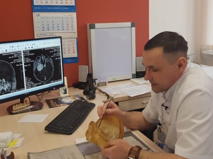 Редкую методику удаления опухоли головного мозга успешно применили хирурги областной клинической больницы имени С.В. Беляева