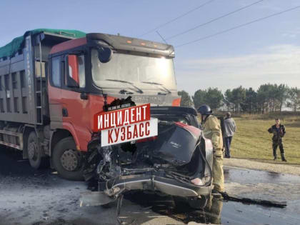 Не уступил дорогу: появились подробности смертельной аварии с грузовиком и внедорожником