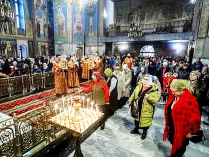 Праздничные богослужения в честь Пасхи состоятся в 200 храмах