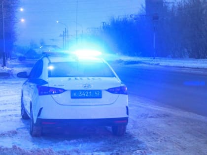 В Прокопьевске мужчина помог вытащить автомобиль из сугроба, а после угнал его