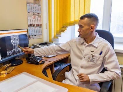 Кузбасские доктора удалили ребенку опухоль размером с яйцо