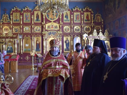 В пятницу Светлой седмицы епископ Владимир совершил Литургию в соборе великомученика Георгия Победоносца г. Таштагола