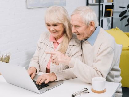 Электронные удостоверения для пенсионеров в России