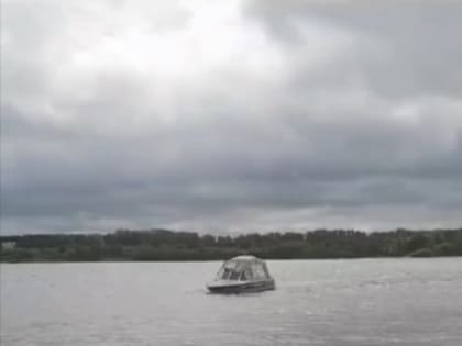 Группа кемеровчан с детьми отправилась в сплав по реке, несмотря на запреты МЧС: одна из девушек упала в воду