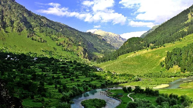 Kashmir tourism and the Architecture of Reassurance