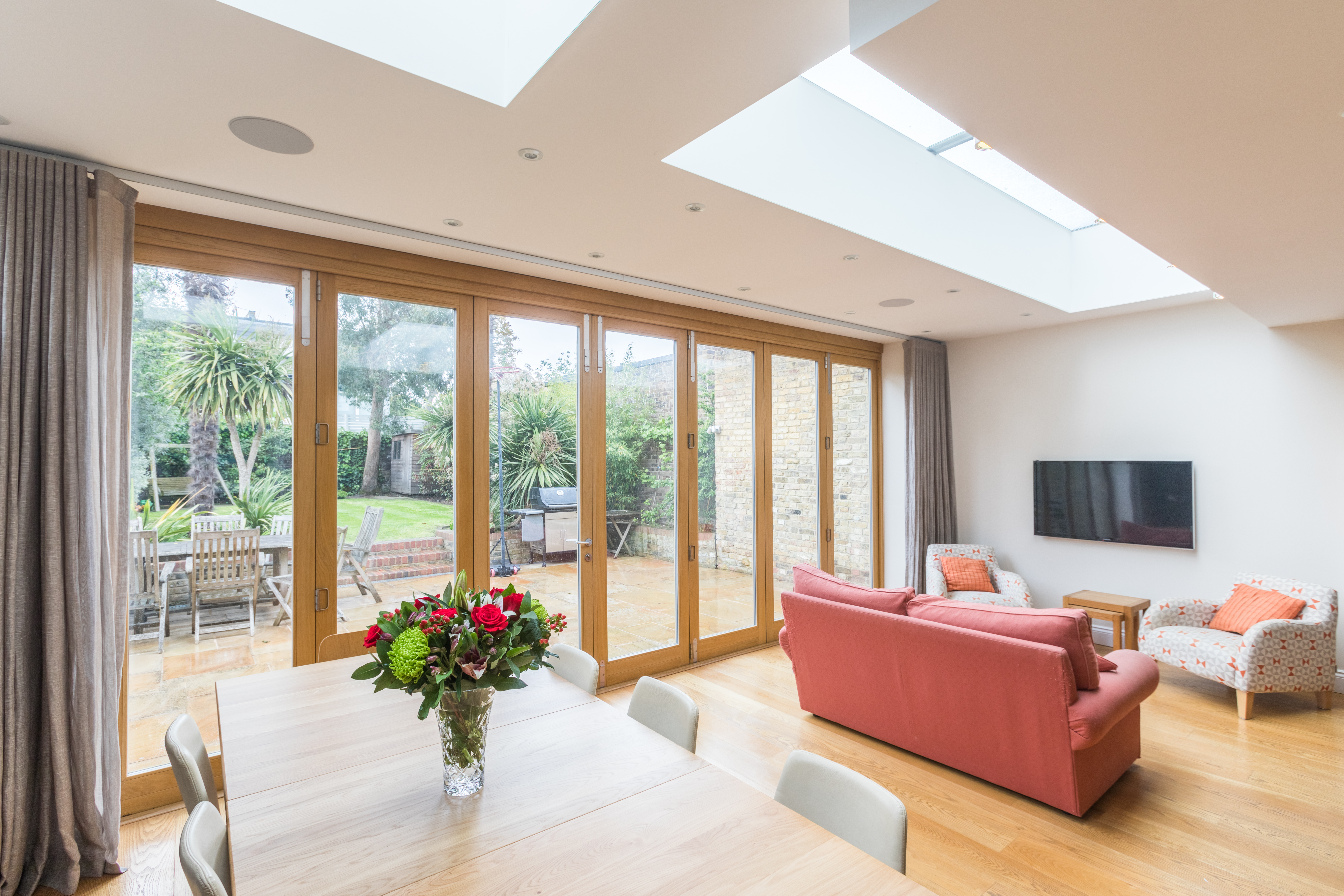 Rear extension that opens to garden - View 3