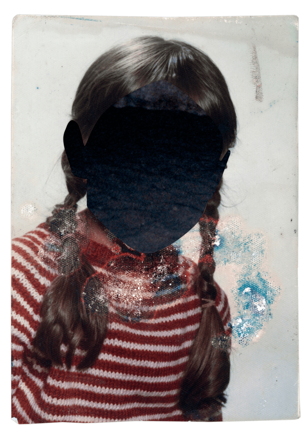 Girl with braids, the face covered in glittering black.