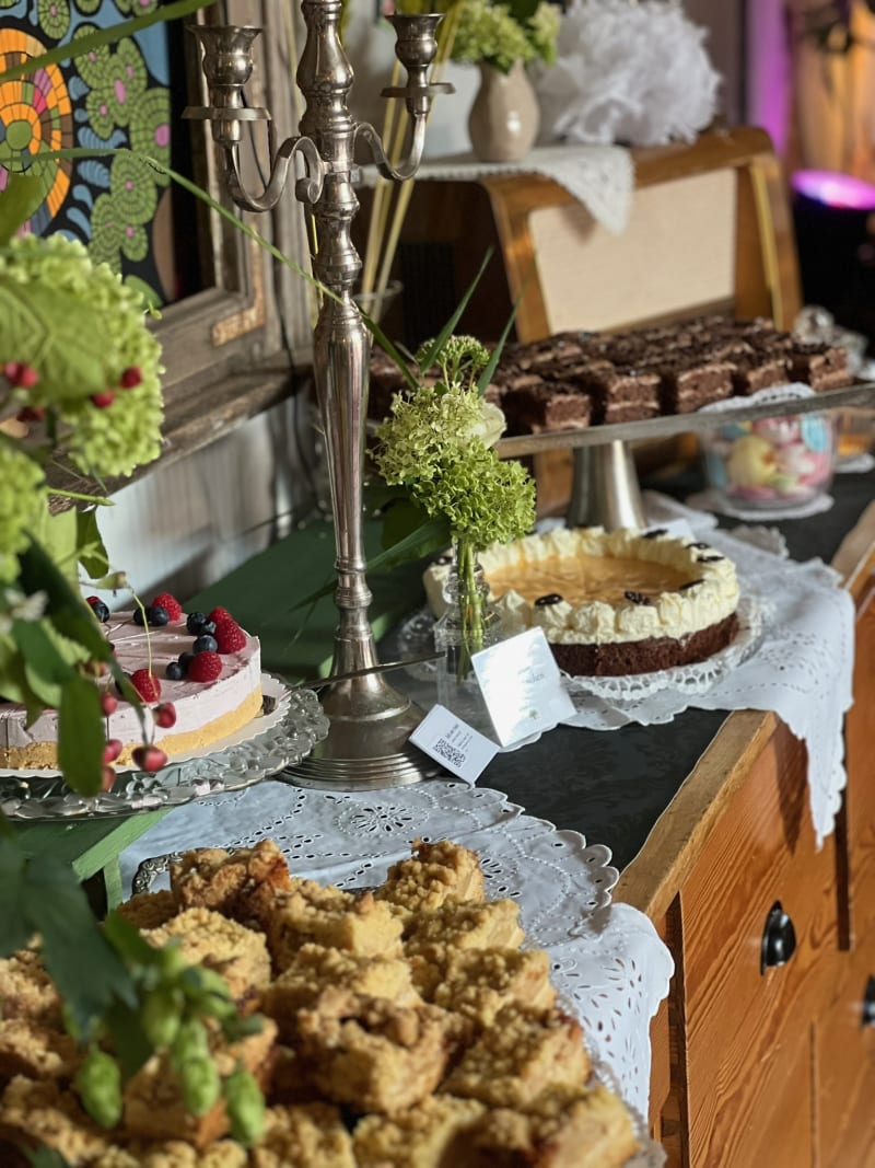 Kuchenbuffet mit hausgemachten Torten