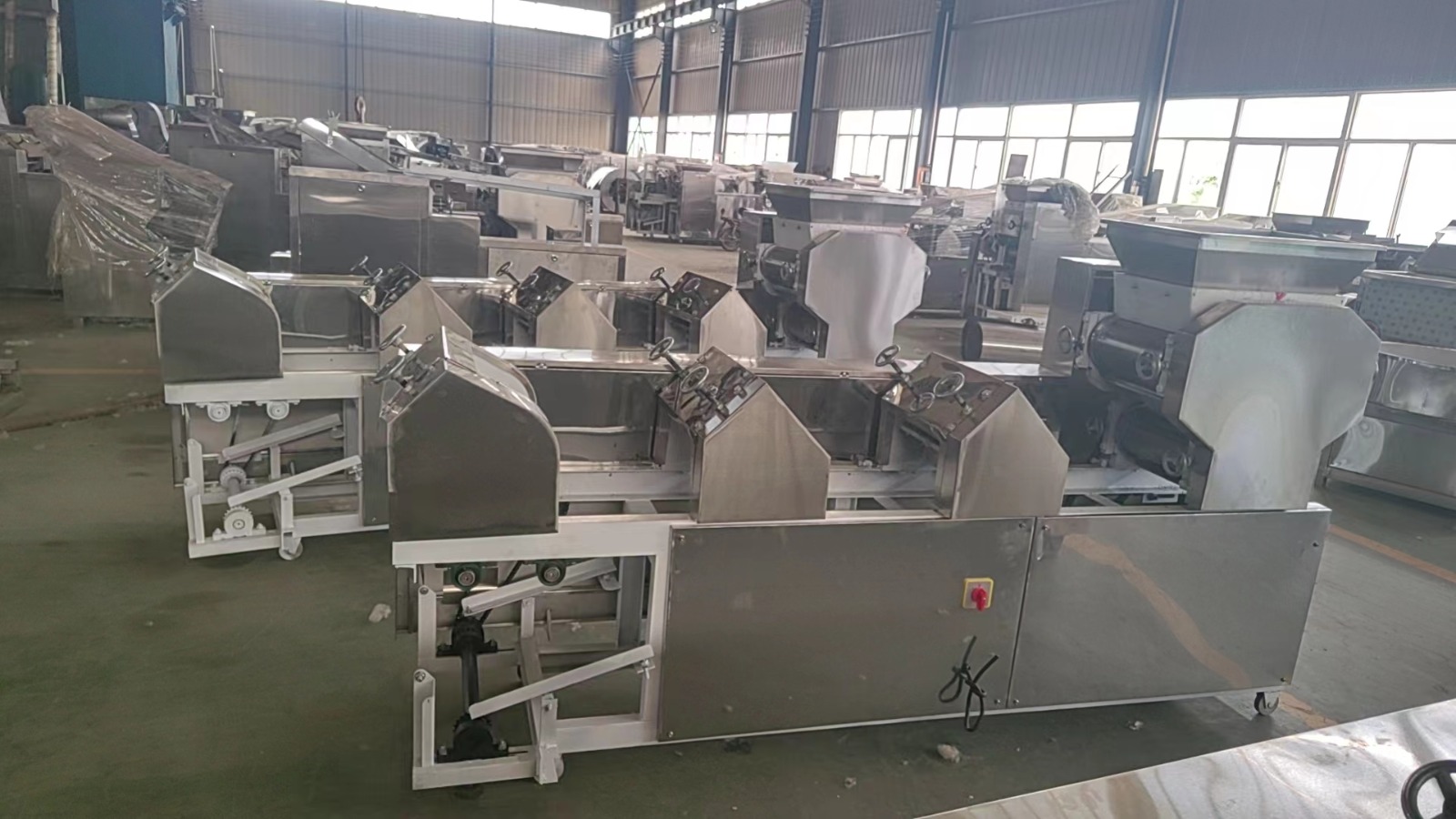 Noodle making machine