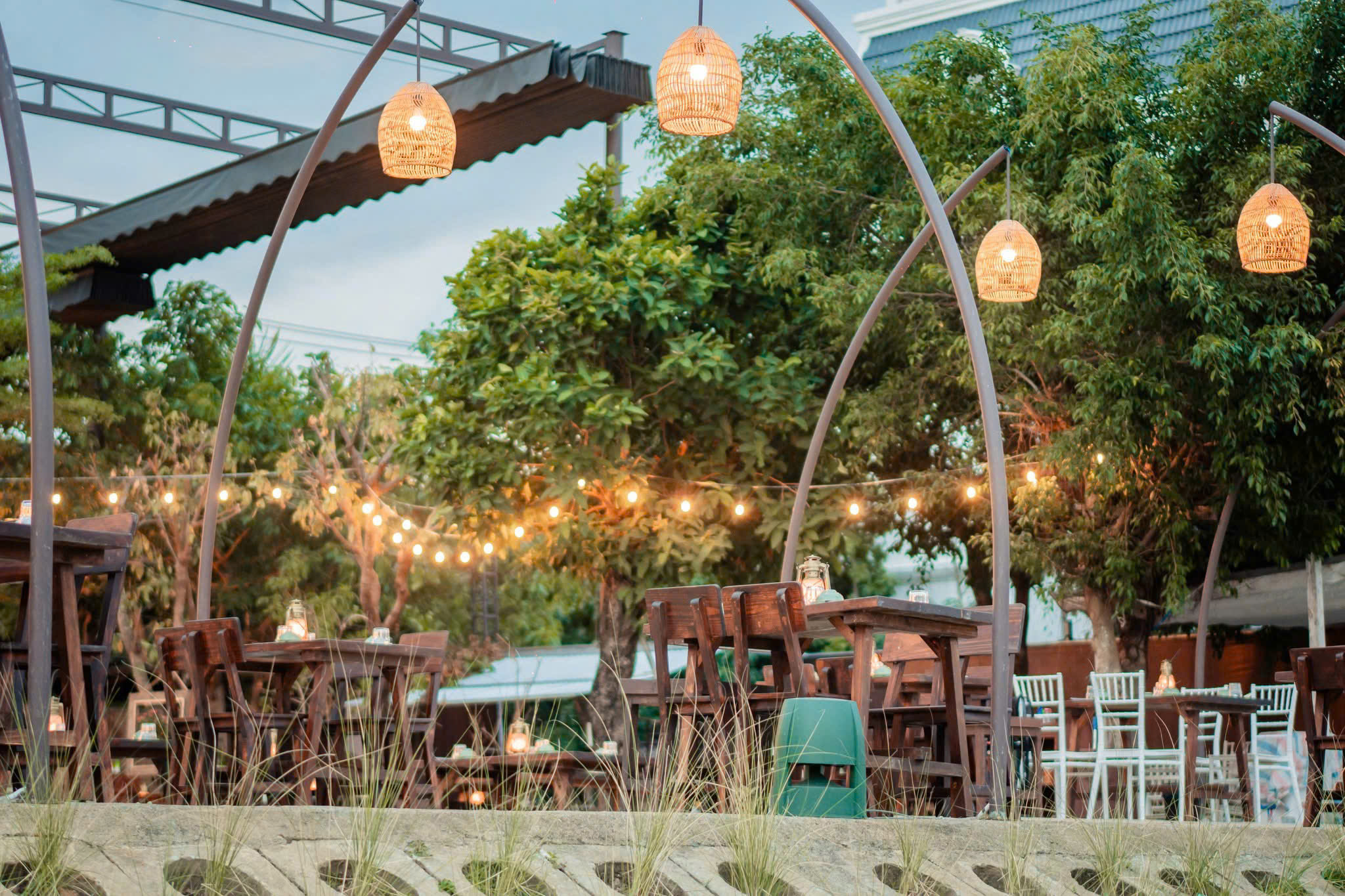 Không gian sân vườn ven sông của Ơ Hay Riverside