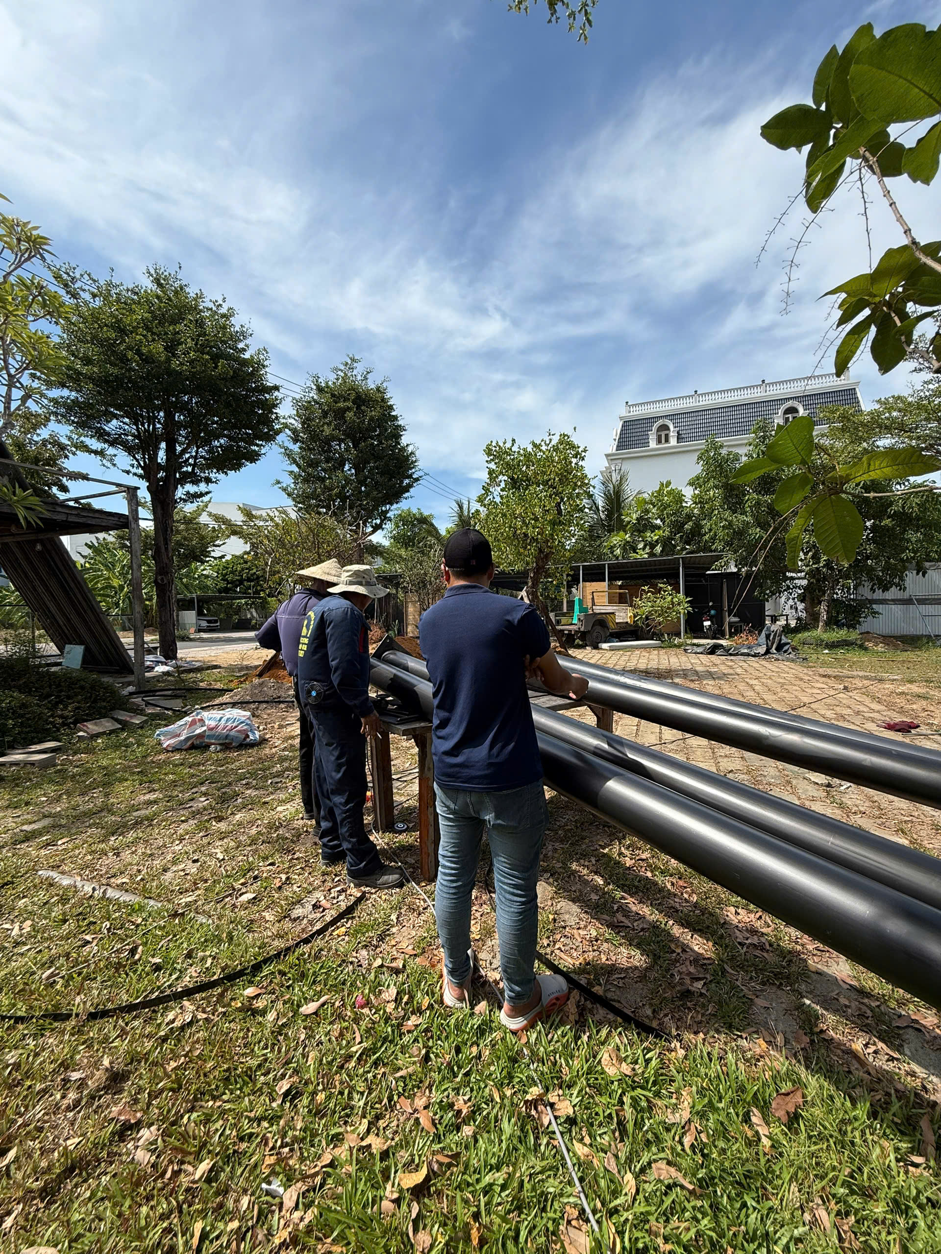 Gia công cấu kiện thép cho nhà hàng Ơ Hay Riverside
