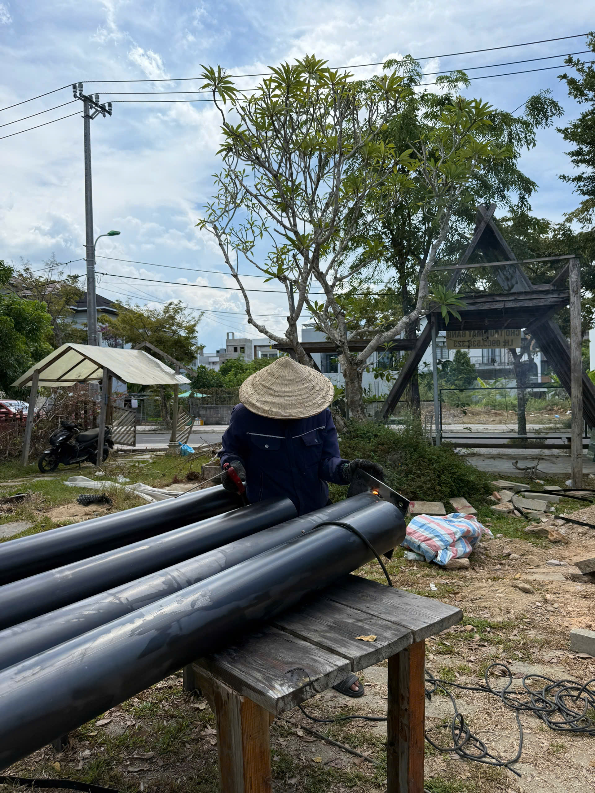 Gia công cấu kiện thép cho nhà hàng Ơ Hay Riverside