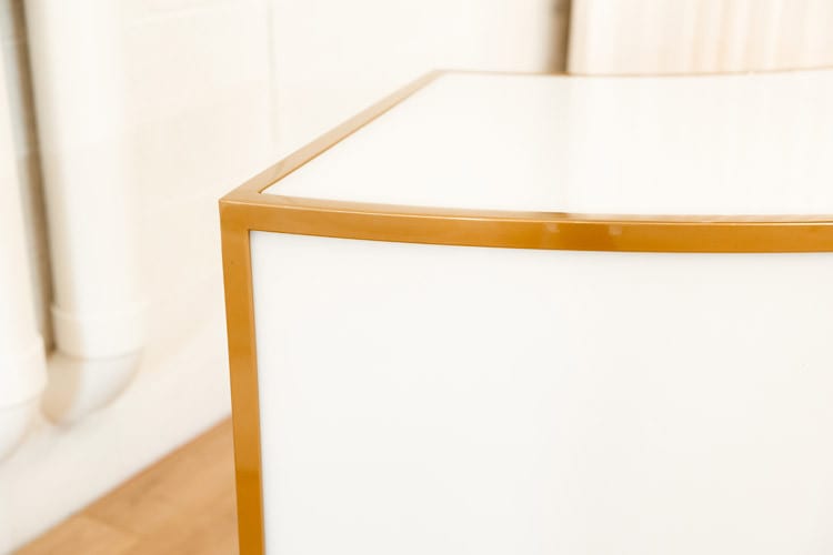1/4 Curve Avenue Bar - Flat Gold Frame view 5