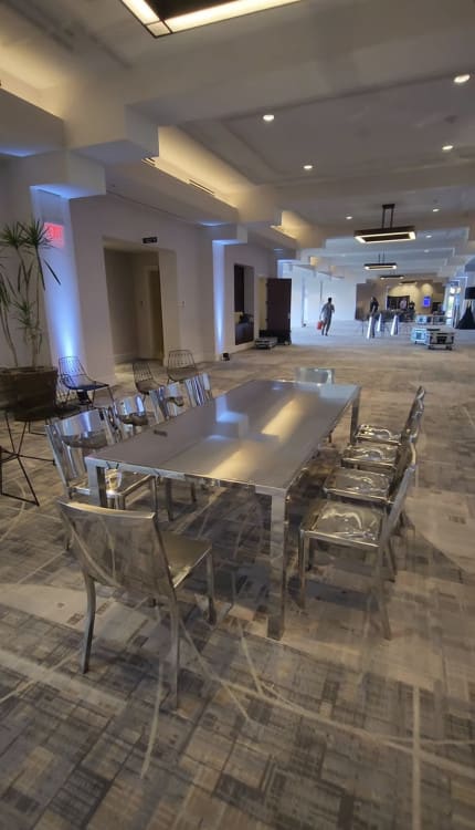 Metropolitan Dining Table - Silver Frame / Silver Mirror Top view 2