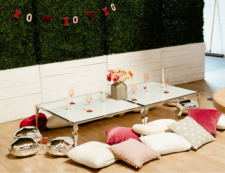 Valentine-Inspired Event Design with Timeless Romantic Colors