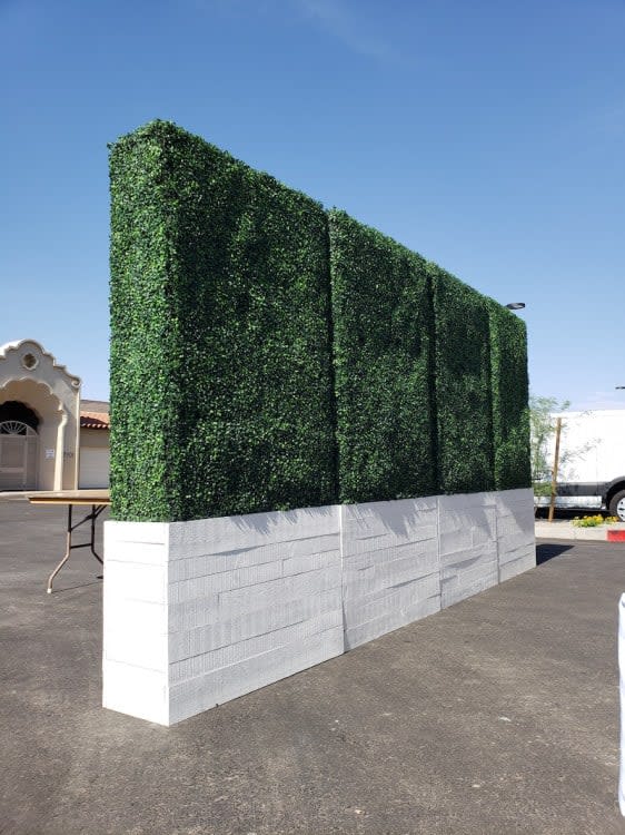 Hedge Wall - 8ft / White Base view 2