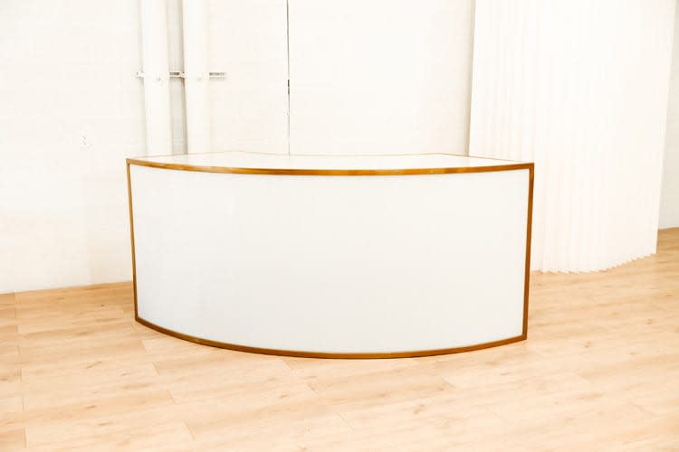 1/4 Curve Avenue Bar - Flat Gold Frame view 3
