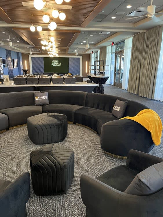 Cascade Eclipse Sofa - Black view 3