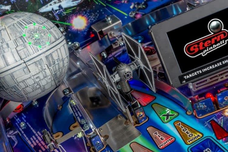Pinball Machine - Star Wars view 2