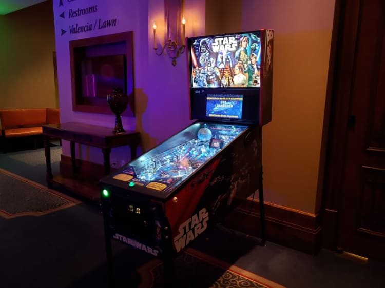 Pinball Machine - Star Wars view 4
