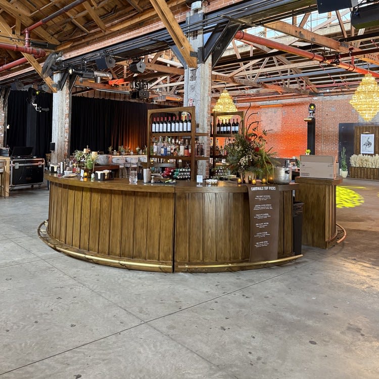 Grover Circle Bar view 9