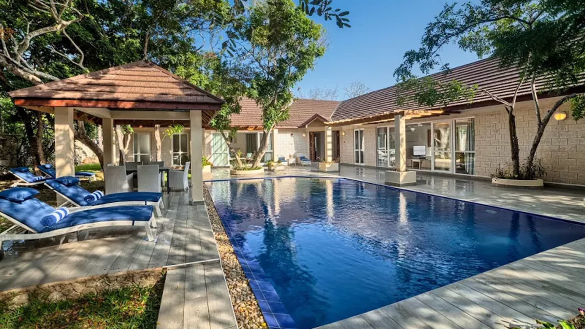 Leopard Beach Resort and Spa