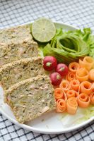 Cake poireaux, saumon, aneth 