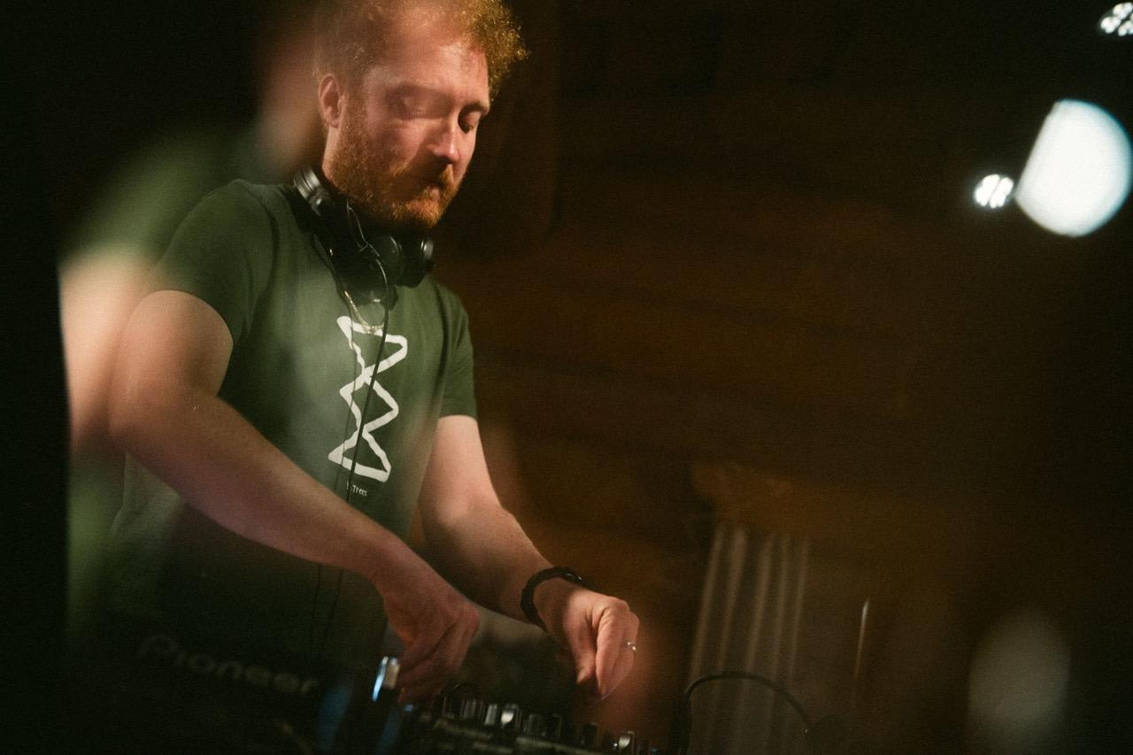 Affiche de l'événement DJ RÉSIDENT : DJ ROUX LIBRE, DJ set le 28 février 2026.