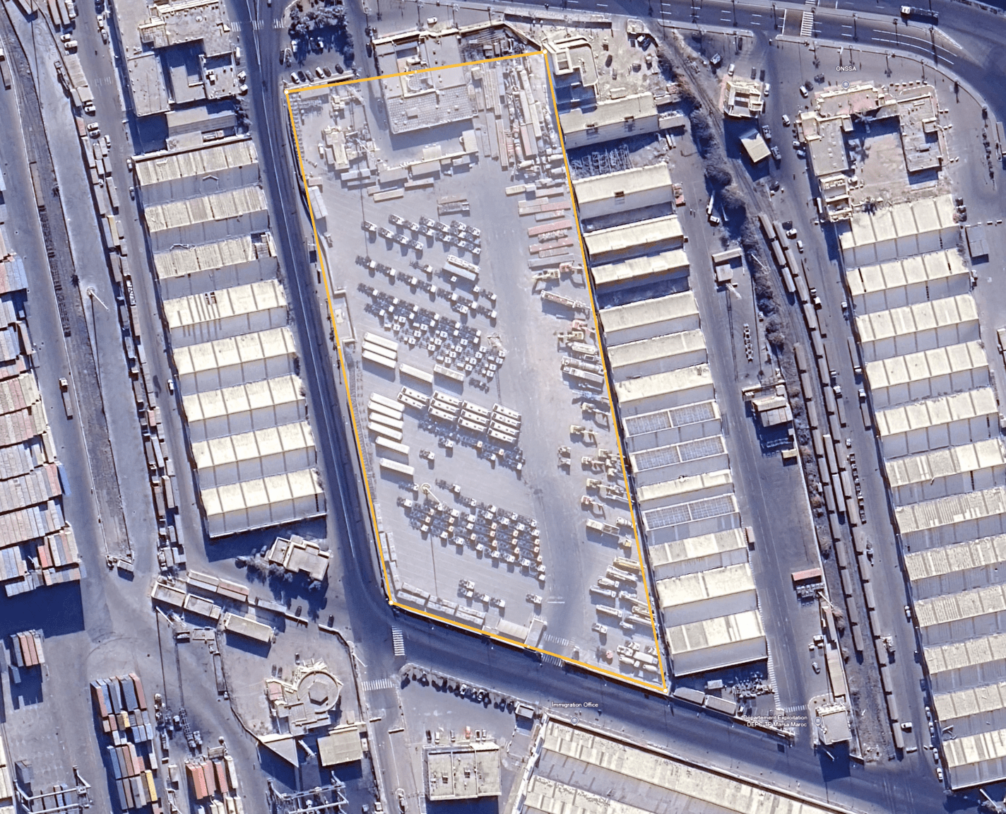 je vous donne un lien de video je veux bien avoir des images de parkings a etage