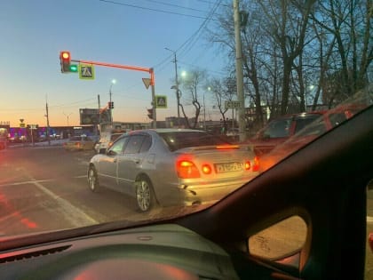 В амурском минтрансе объяснили, почему в часы пик поезда парализуют движение в Благовещенске