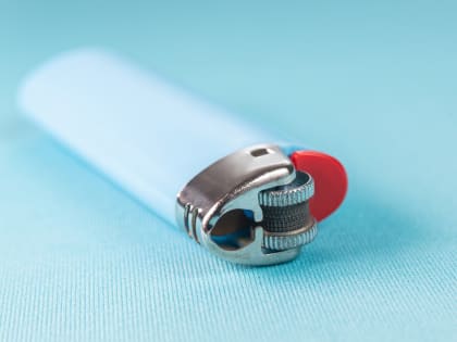 Несовершеннолетним запретят продавать зажигалки и баллончики для их заправки