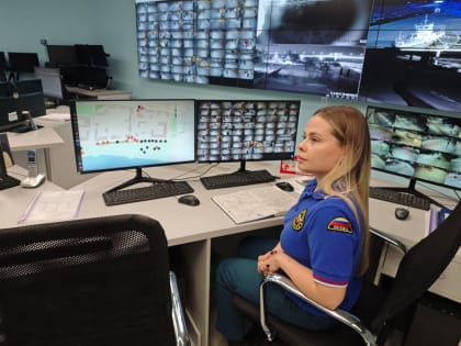 100 тысяч «Здравствуйте, ЕДДС Благовещенска, слушаю»: диспетчеры единой диспетчерской службы города рассказали, сколько звонков приняли за прошедший год