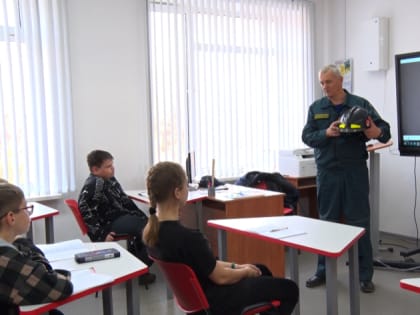 В школе села Грибское открылся первый в Приамурье пожарный класс