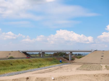 Строящийся мост через Зею в Благовещенске проверил полпред президента. Когда откроют движение? (фото)