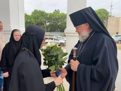 Архиепископ Лукиан совершил Божественную литургию в храме Албазинской иконы Божией Матери «Слово плоть бысть» в городе Благовещенске